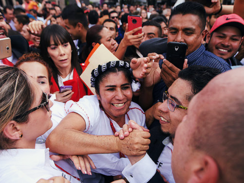 Jaliscienses esperan mejoras con llegada de Alfaro