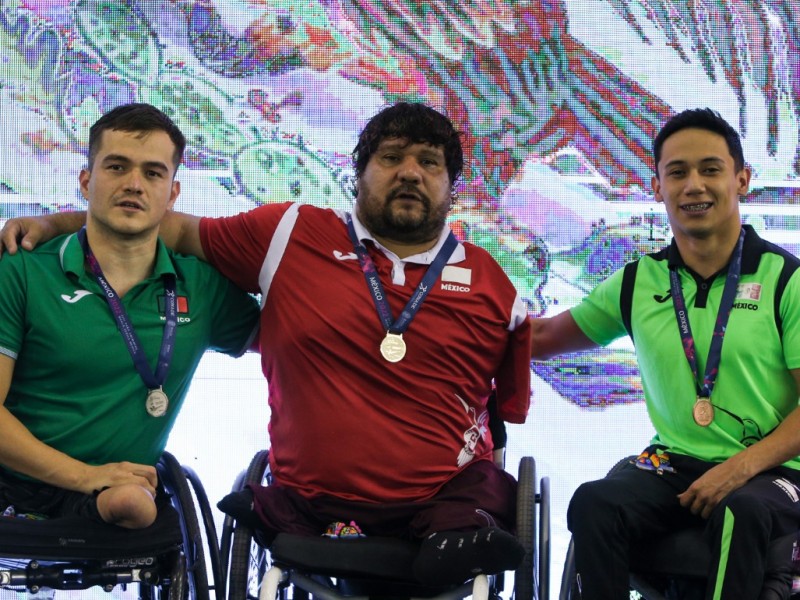 Jaliscienses ganan cinco medallas en Serie Mundial de Paranatación