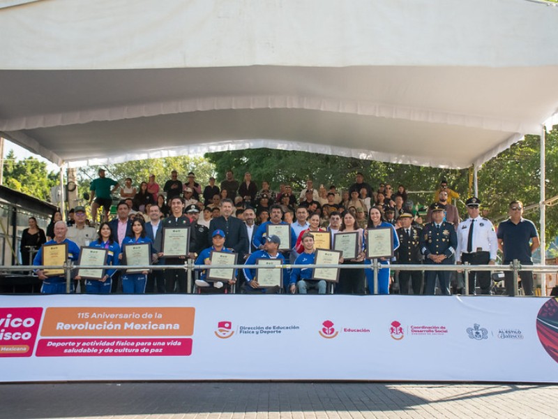 Jalisco celebra la Revolución con un gran desfile de deportistas