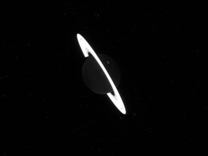 James Webb capta increíbles imágenes de Saturno y sus anillos