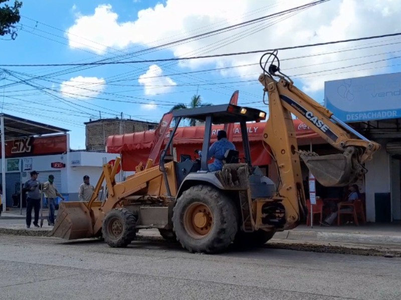 Japama repara tubería tras nuevo socavón colonia Estrella