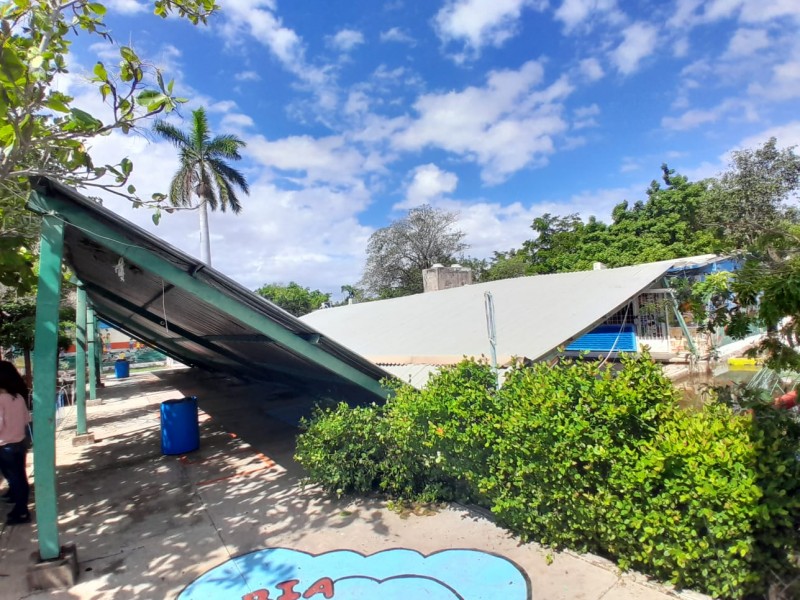 Jardín de Niños María Montessori sufre destrozos por huracán 