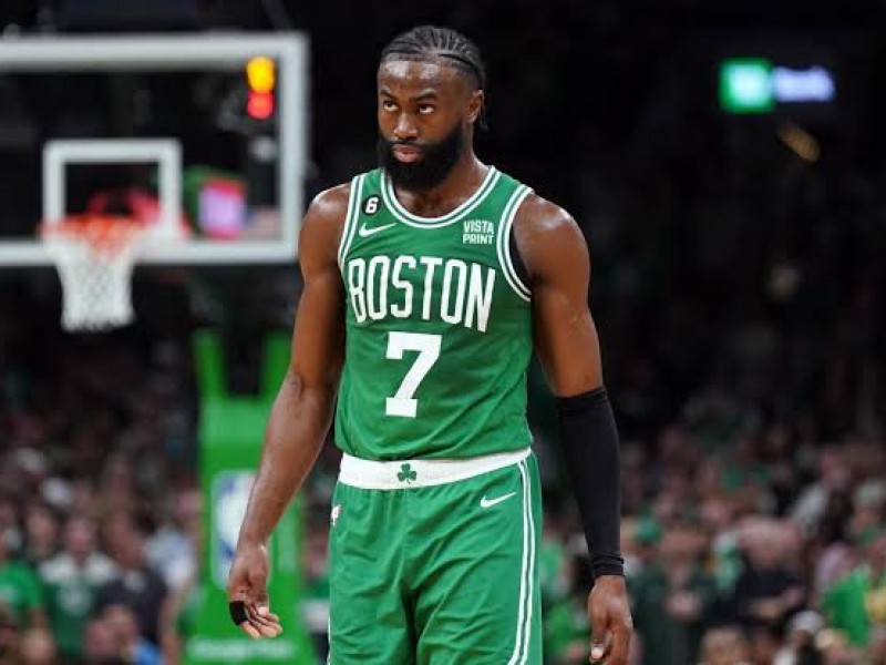 Jaylen Brown firma con Boston contrato histórico para la NBA