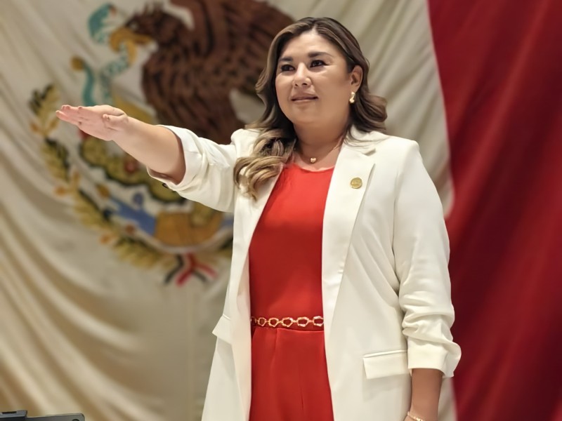 Jazmín Gómez Lizárraga toma Protesta como Diputada Local