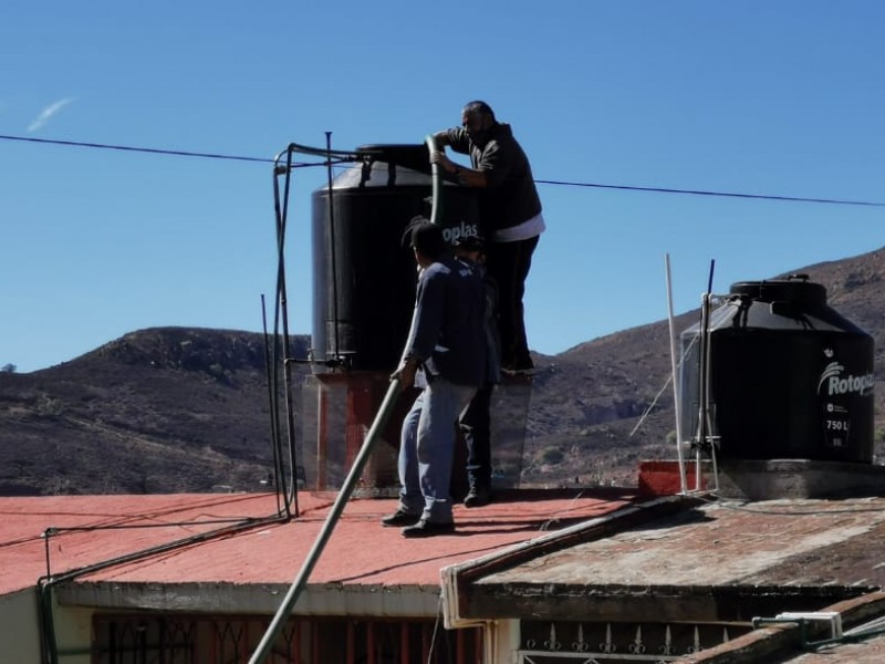 JIAPAZ trabaja en solución de bloqueo de tuberías en Fovissste