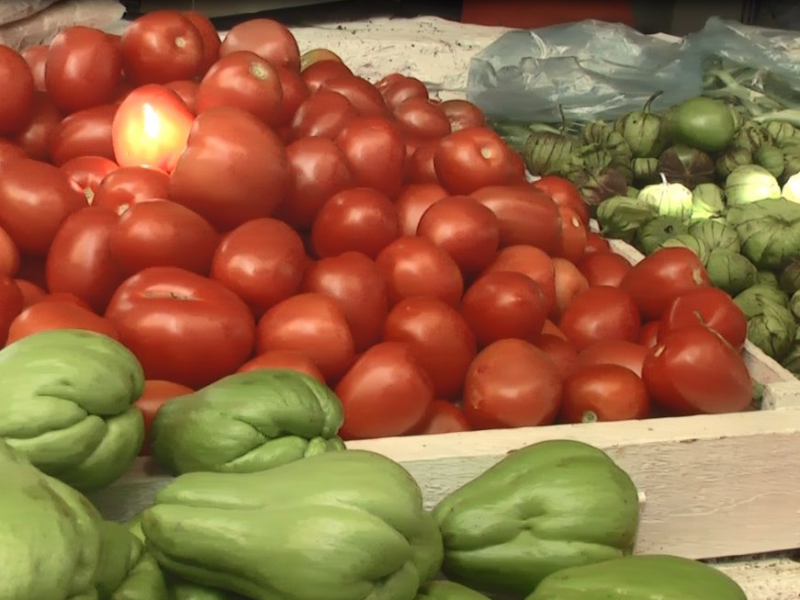 Jitomate, chile y verduras incrementan precio