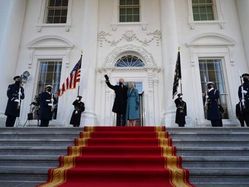 Joe Biden llega a la Casa Blanca con su familia