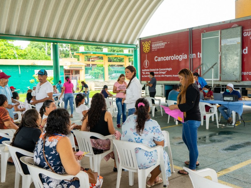 Jornada gratuita de detección de cancer un éxito en Petatlán