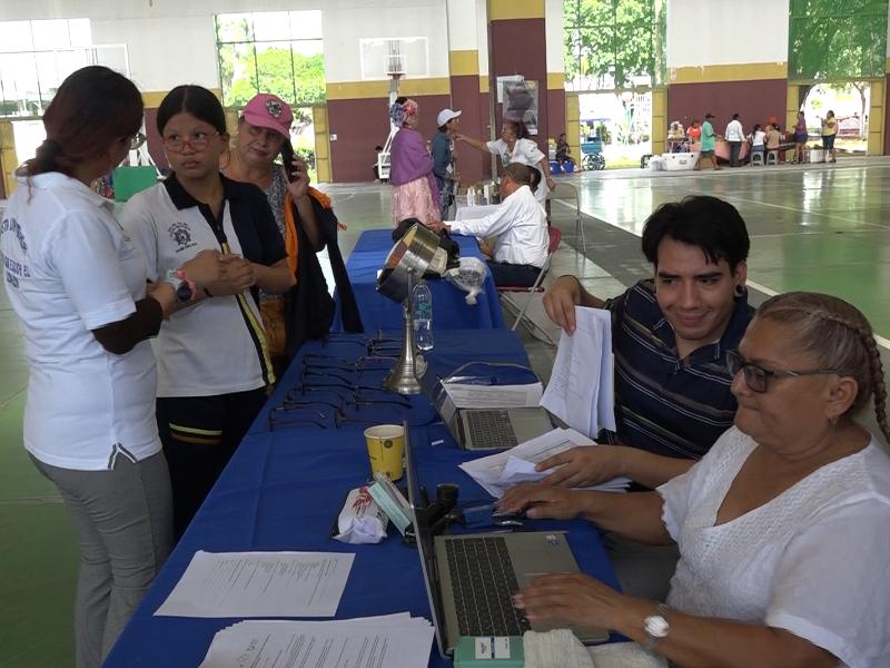 Jornada visual en Salina Cruz garantiza lentes gratuitos para 150 estudiantes