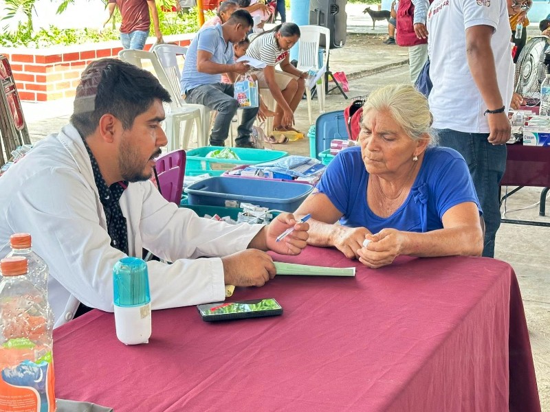 Jornadas de salud Ve’e Tata brindan atención en Santa Gertrudis Miramar, Tehuantepec