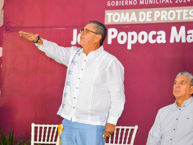 Jose Popoca rinde protesta como Presidente de Petatlan