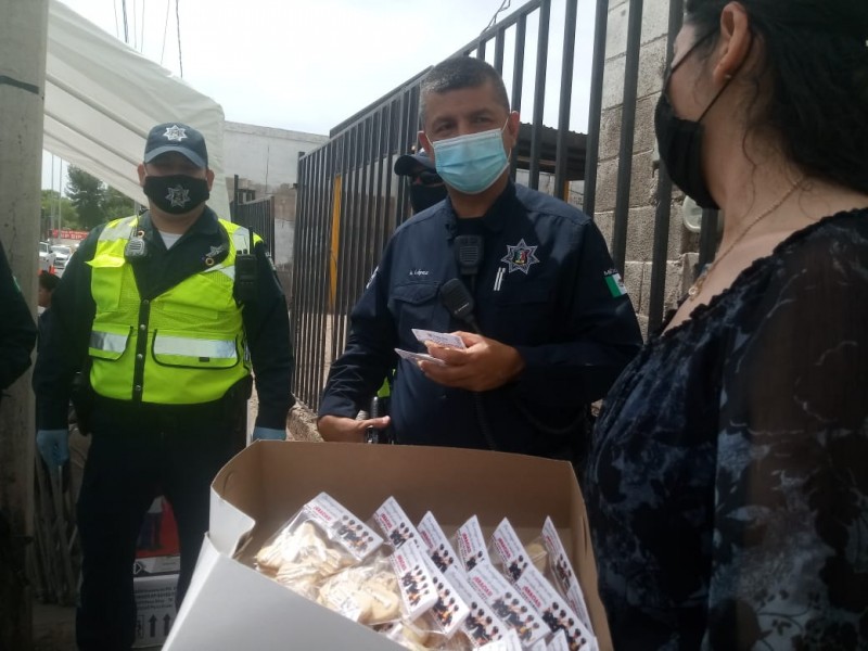 Joven agradece labor de policías y personal médico