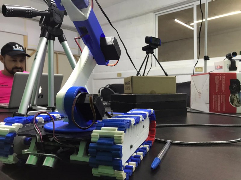 Joven construye robot que detecta casos de Covid-19