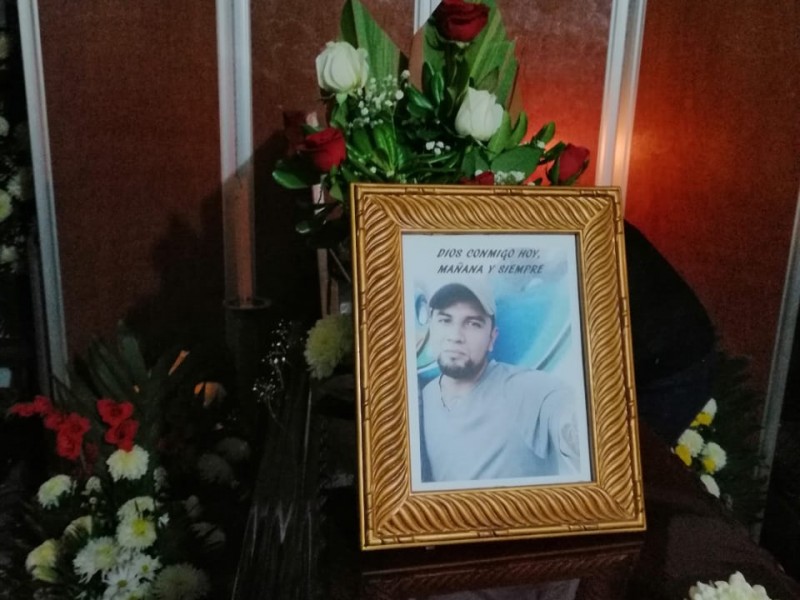 Jóven detenido muere en cuartel San José; familiares exigen justicia