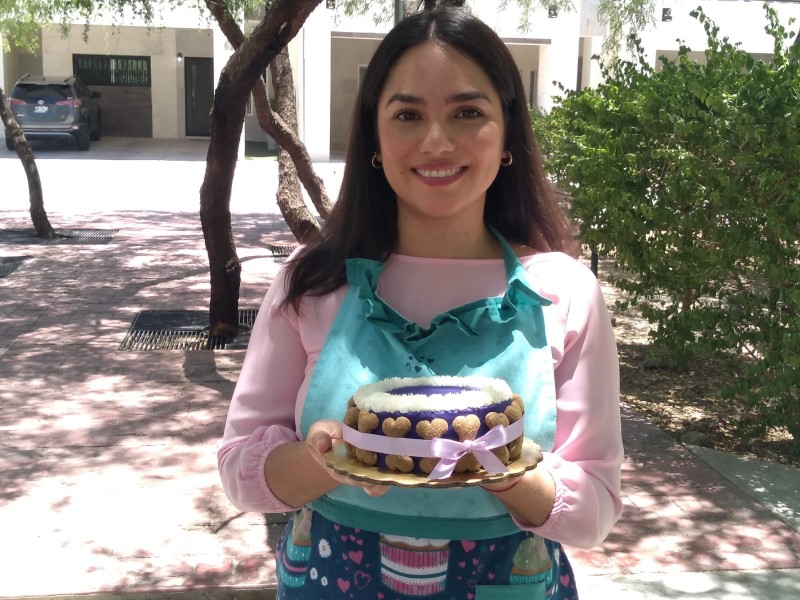 Blanca Ávila emprende su negocio de repostería para mascotas