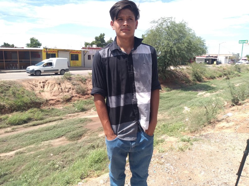 Joven rescata a niño en un arroyo de Hermosillo