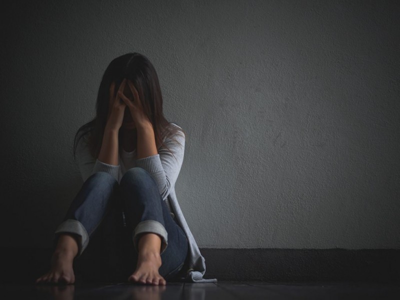 Jóvenes con crisis de ansiedad en riesgo de cometer suicidio