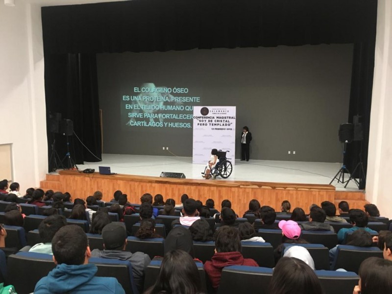 Jóvenes de la prepa viven semana cultural