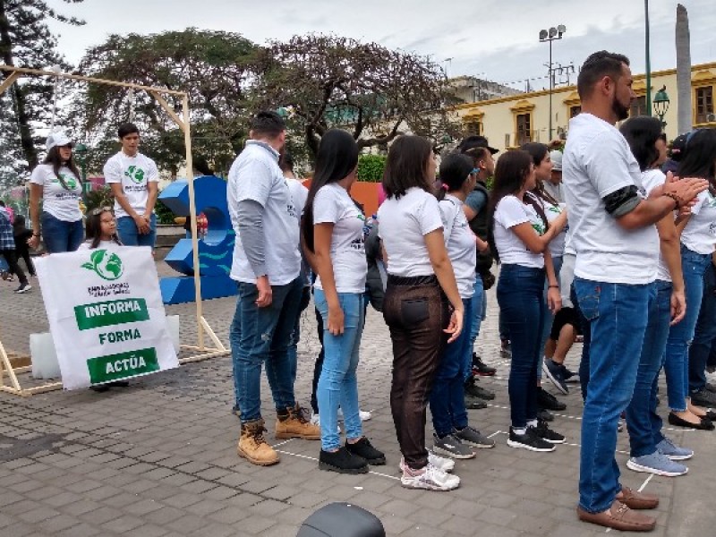 Jóvenes exigen acciones contra el calentamiento global