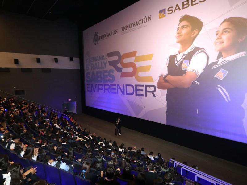 Jóvenes guanajuatenses conquistan con su talento en la 1ª Semana SABES Emprender.