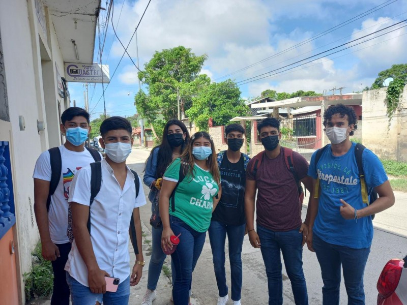 Jóvenes listos para jornada de vacunación en Tuxpan