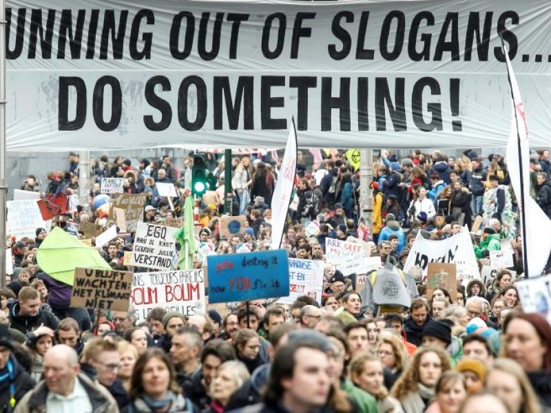 Jóvenes marchan en el mundo por cambio climático