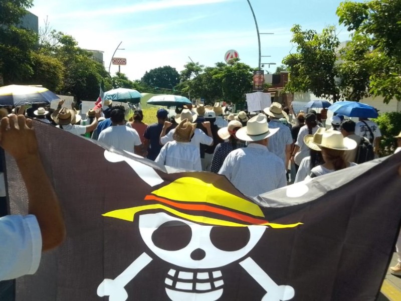 Jóvenes marchan en Oaxaca por paz y cambio político