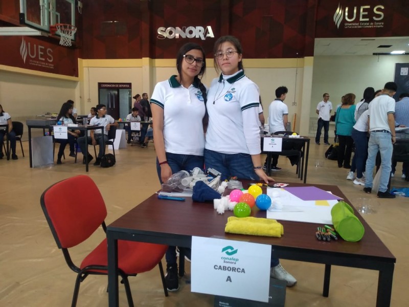 Jóvenes participan en Competencia Estatal de Robótica y Biónica