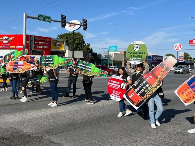Jóvenes promueven la seguridad vial en Gómez Palacio