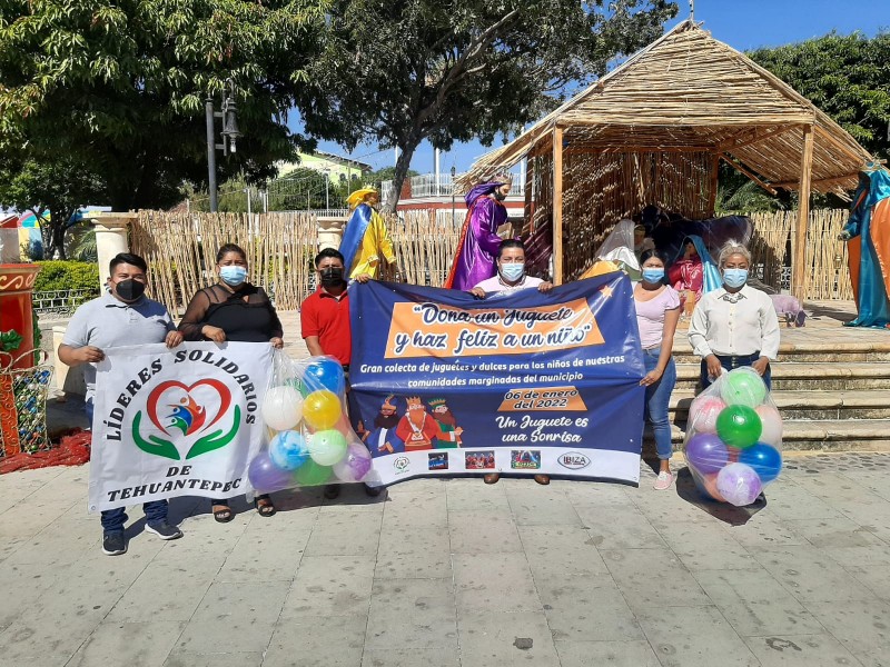 Jóvenes solidarios recolectan juguetes para comunidades marginadas de Tehuantepec