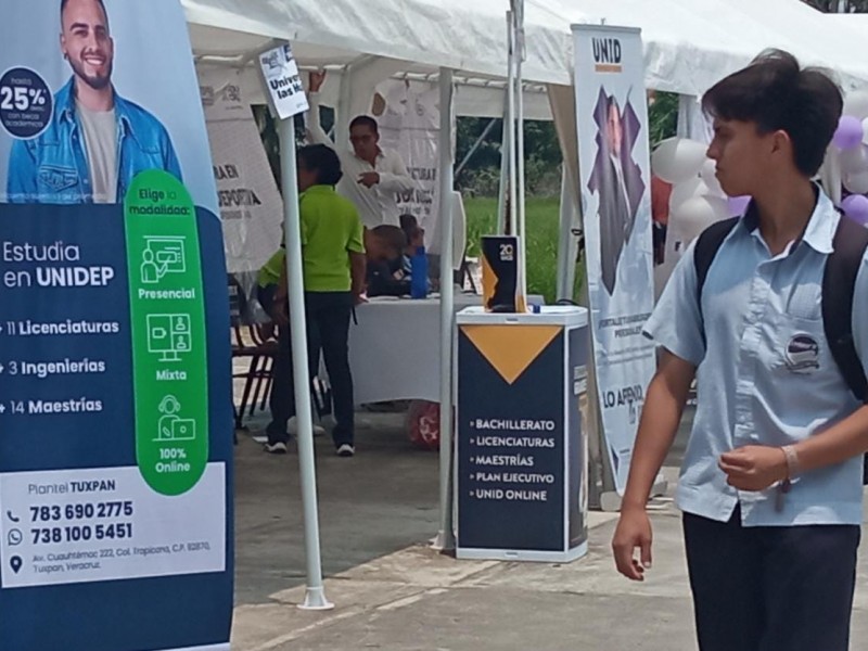 Jóvenes tuxpeños aspiran a ser profesionistas