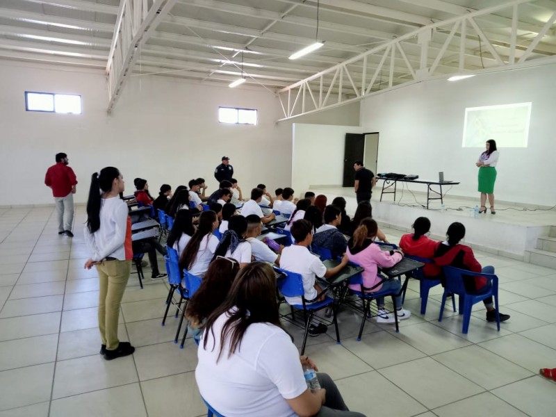 Jóvenes Universitarios Hablan del Bullying en las Escuelas