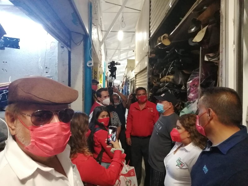 Juan Pablo Marún visita Mercado la Luz