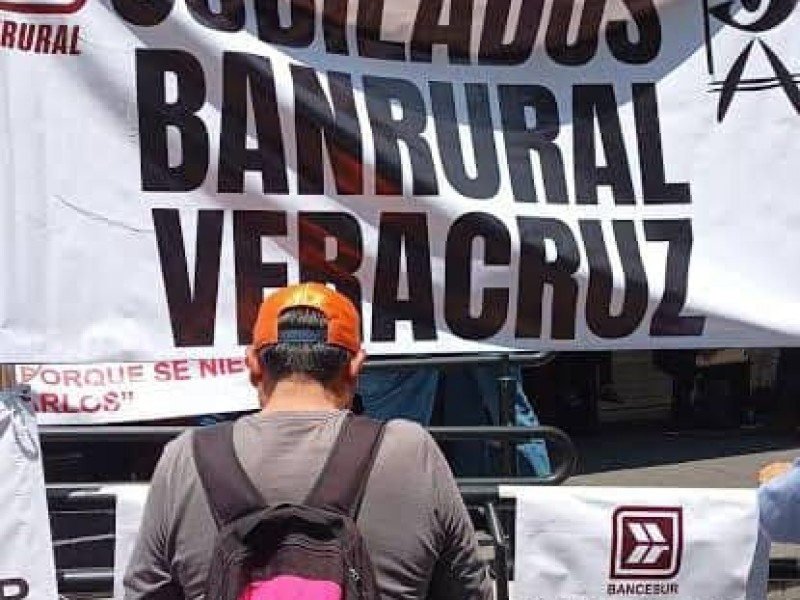 Jubilados de Banrural denuncian falta de atención médica