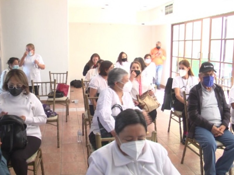 jubilados del IMSS denuncian retención de recursos en Afore
