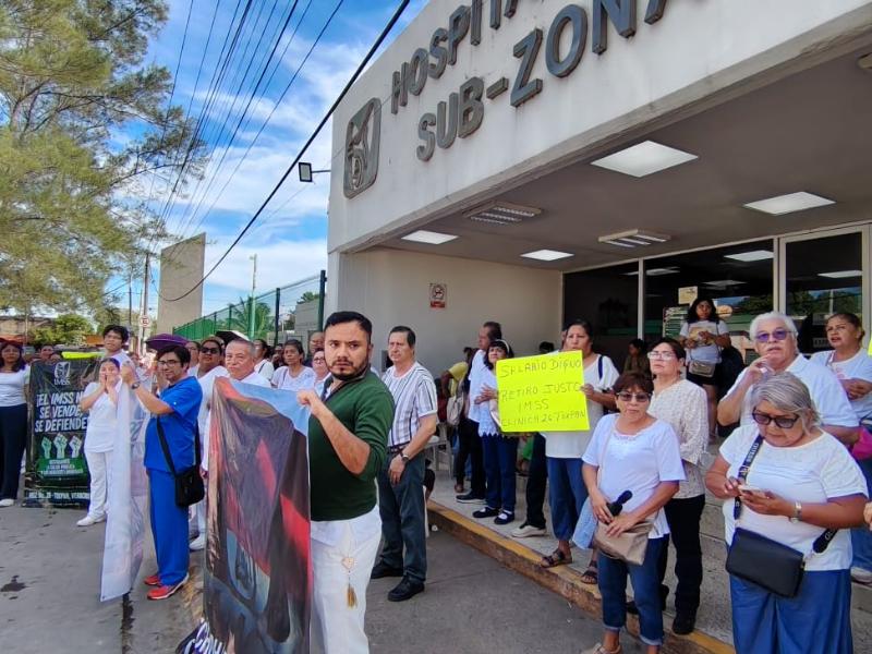 Jubilados del Seguro Social respaldan protesta por carencias en Tuxpan