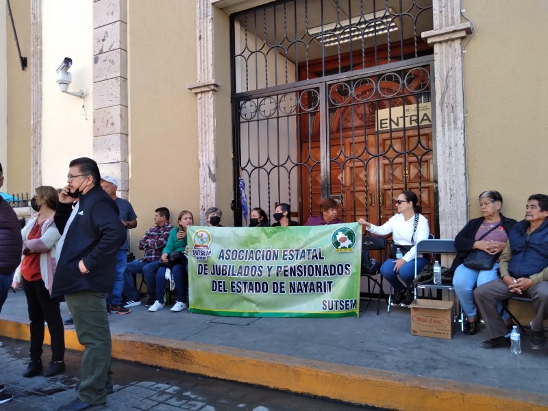 Jubilados y pensionados tomaron instalaciones del Congreso