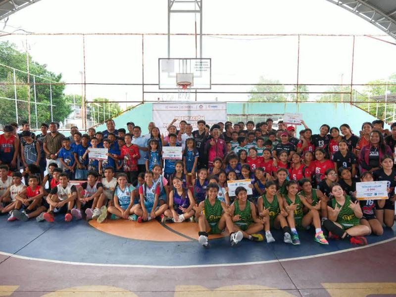 Juchitán premia a equipos ganadores del Plan Juchitán por la Paz