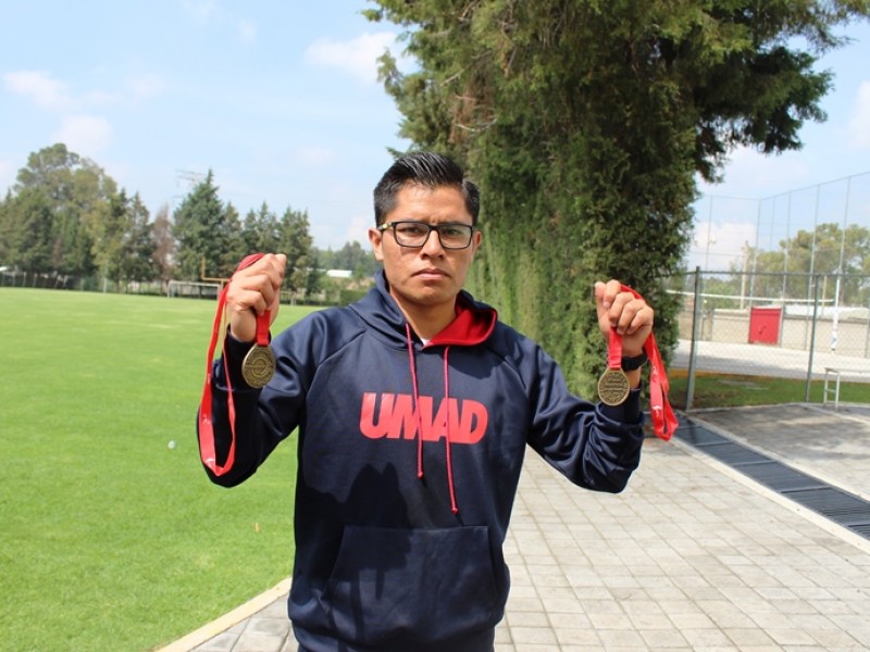 Jugador UMAD, termina etapa como atleta estudiantil