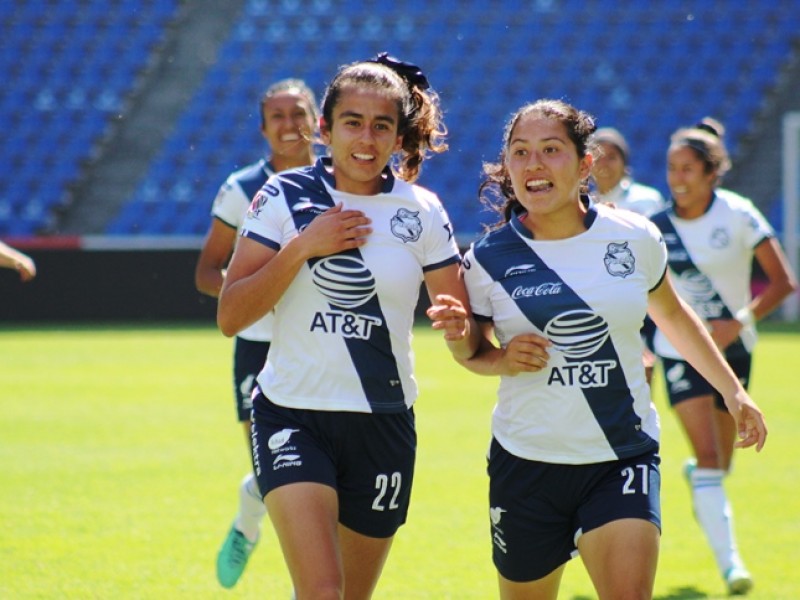 Jugadoras Club Puebla femenil, vencedoras en derbi poblano