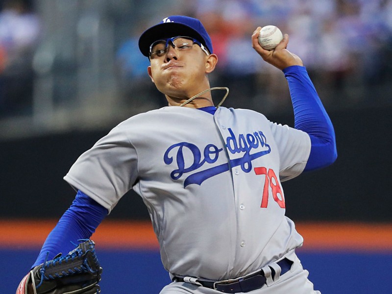 Julio Urías subido al equipo grande de Dodgers