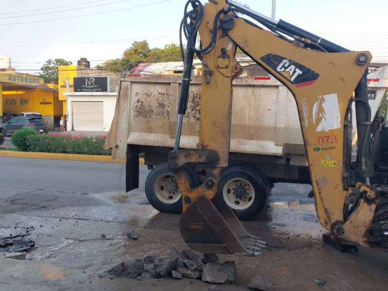 Jumapam trabaja el fin de semana para Atender Fugas de Agua