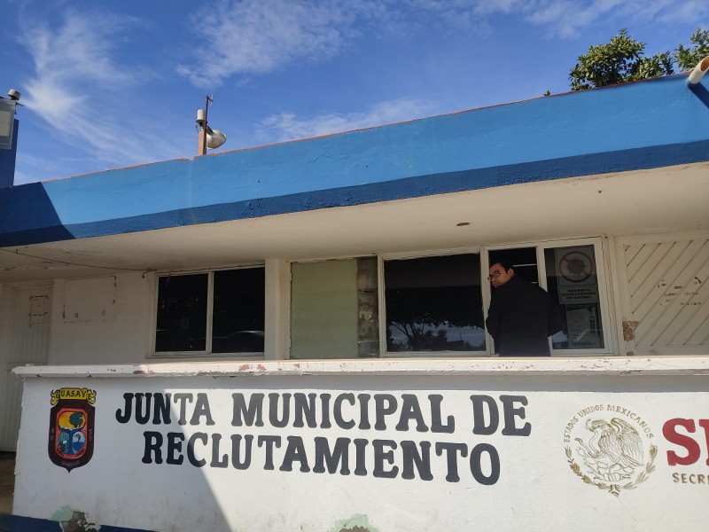 Junta de reclutamiento llama a jóvenes a recoger cartilla militar