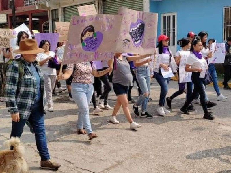 Justicia Abi; mujer que se suicidó por abusos de profesor