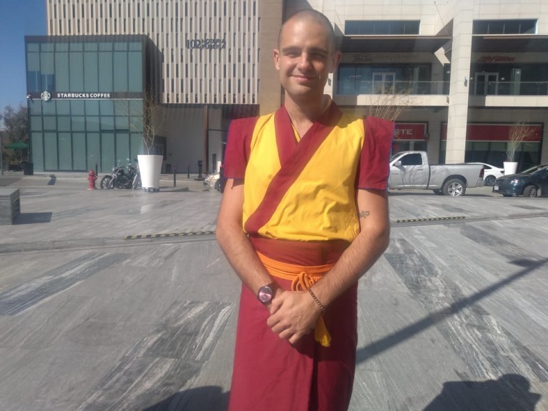 Kelsang Gyalden, monje budista visita Hermosillo