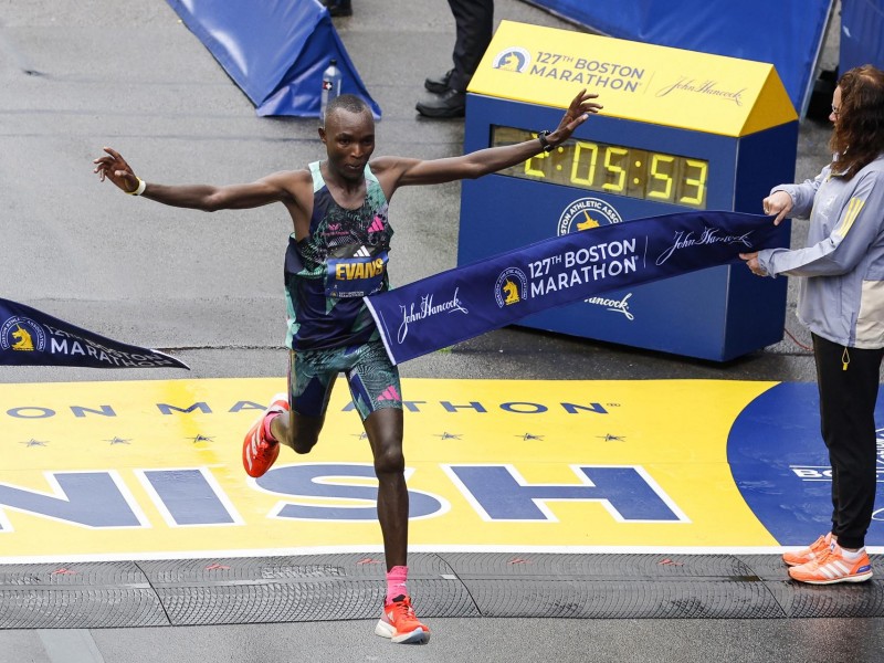 Kenia confirma su dominio en el Maratón de Boston
