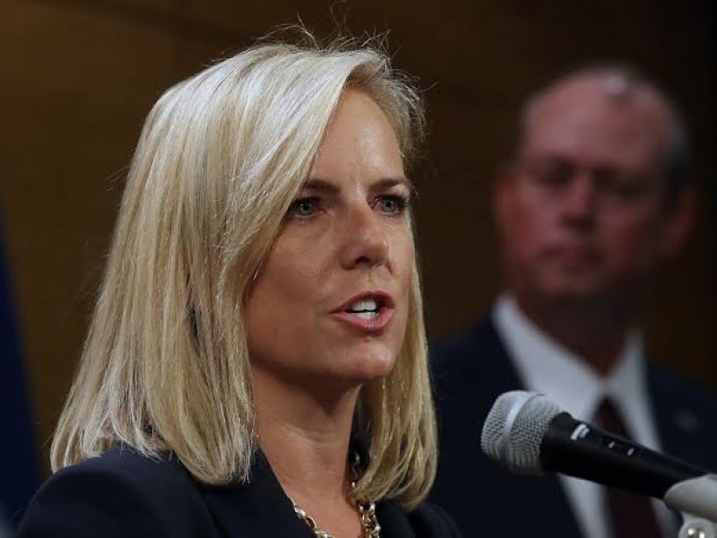 Kirstjen Nielsen culpa al Congreso de crisis migratoria