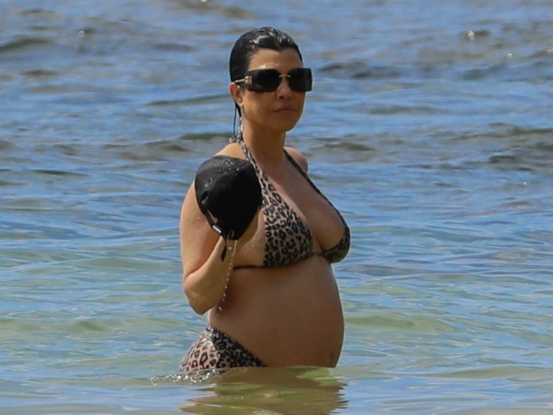 Kourtney Kardashian presume su avanzado estado de embarazo