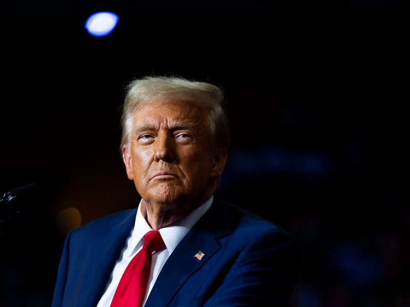 La aprobación de Trump alcanza su nivel más bajo desde enero