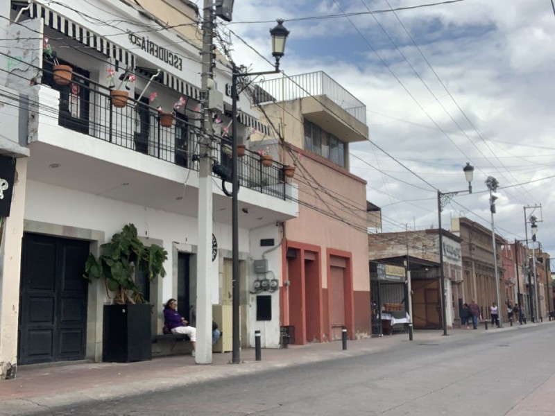 La calle Madero tiene 44 antros y bares